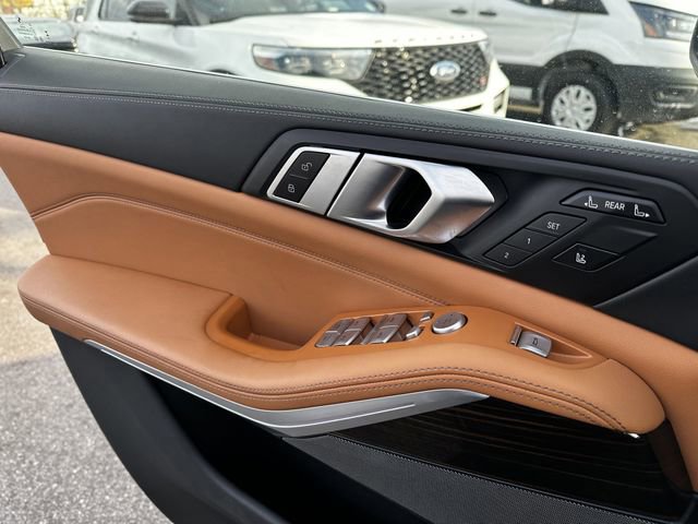 Used 2024 BMW X7 xDrive40i image 33