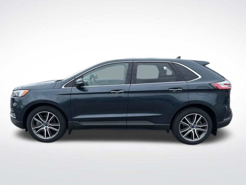 Certified 2022 Ford Edge Titanium AWD/4WD image 3