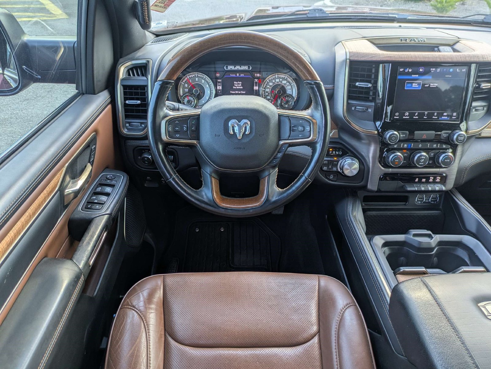 Used 2022 RAM 1500 Limited w/ Body Color Bumper Group AWD/4WD image 17