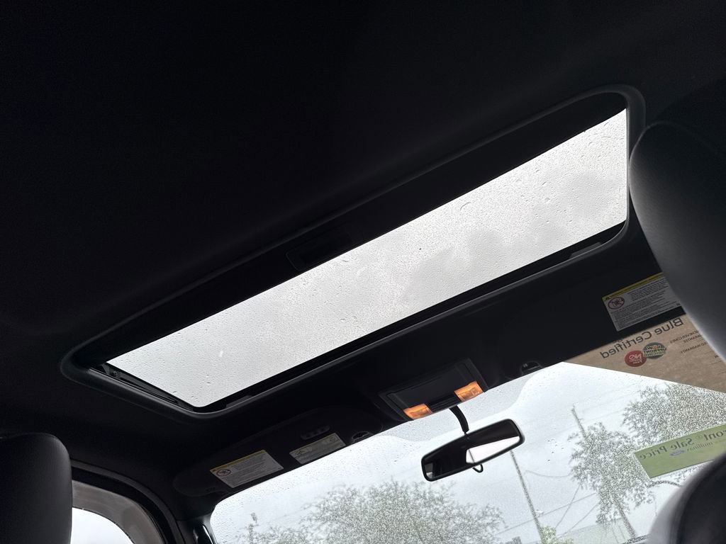 Certified 2017 Ford Expedition XLT w/ Equipment Group 202A image 8