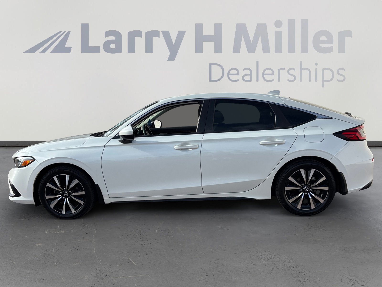 Used 2022 Honda Civic EX-L image 2