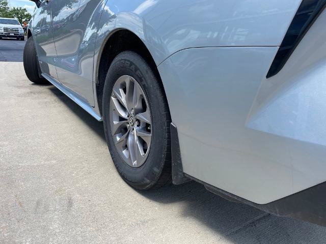 Used 2021 Toyota Sienna LE FWD image 18