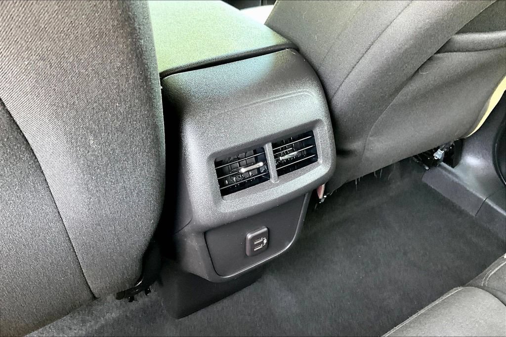 Used 2023 Chevrolet Equinox LT FWD image 12