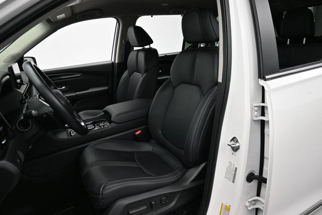Used 2023 Honda Pilot EX-L image 11