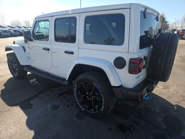 Used 2023 Jeep Wrangler Unlimited Sahara w/ Cold Weather Group image 3