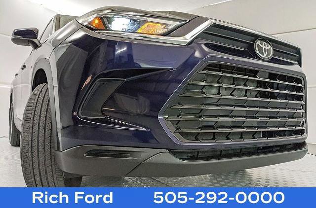 Used 2024 Toyota Grand Highlander AWD image 25
