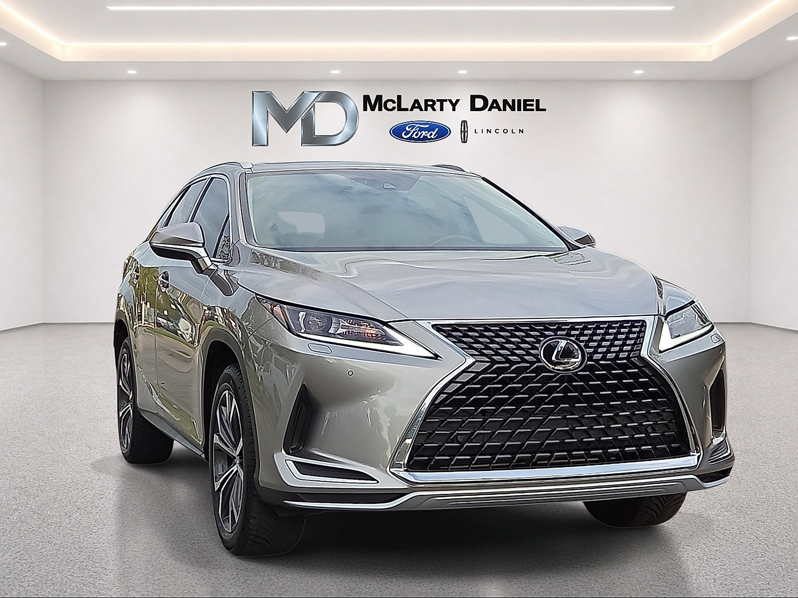 Used 2020 Lexus RX 350L Premium w/ Premium Package AWD/4WD image 1