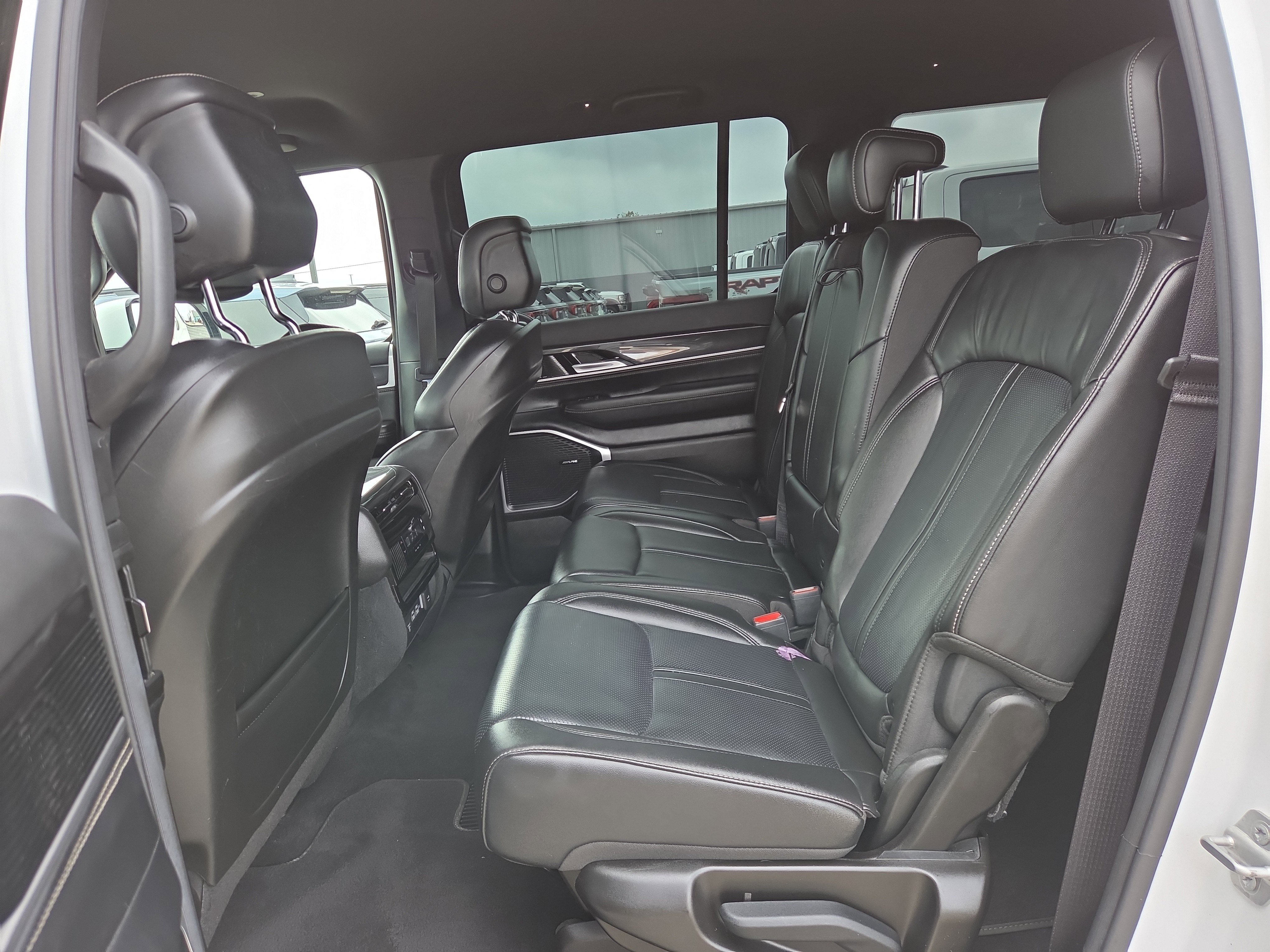 Used 2022 Jeep Wagoneer Series I RWD image 11