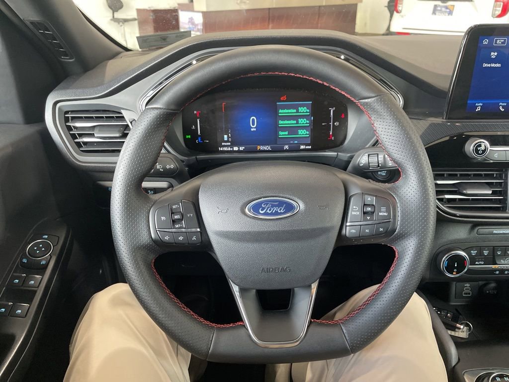 Certified 2025 Ford Escape ST-Line AWD/4WD image 17