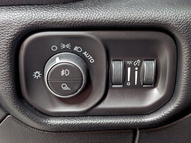 Used 2020 RAM 1500 Laramie w/ Sport Appearance Package AWD/4WD image 12