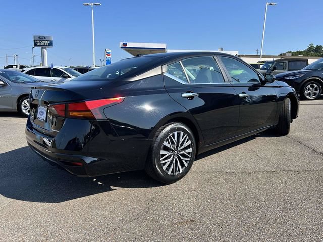 Used 2025 Nissan Altima 2.5 SV FWD image 30
