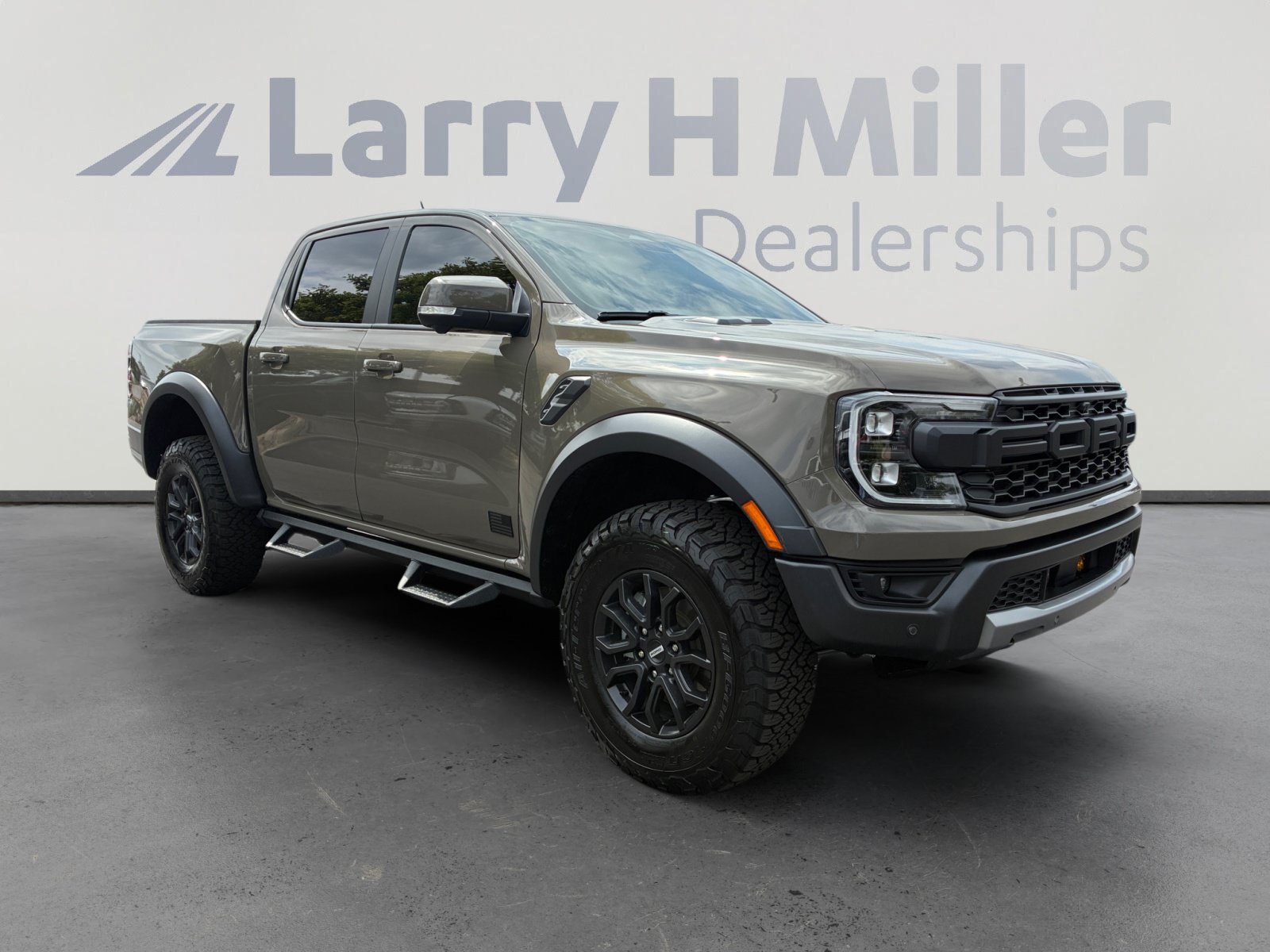 Certified 2025 Ford Ranger Raptor AWD/4WD image 7