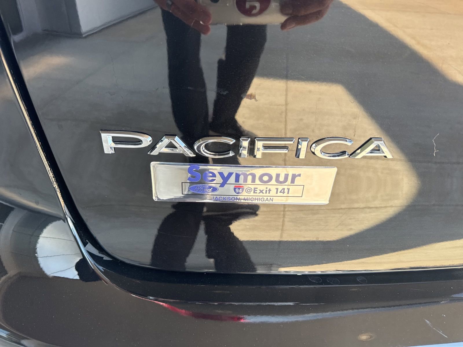 Used 2024 Chrysler Pacifica Touring-L image 15