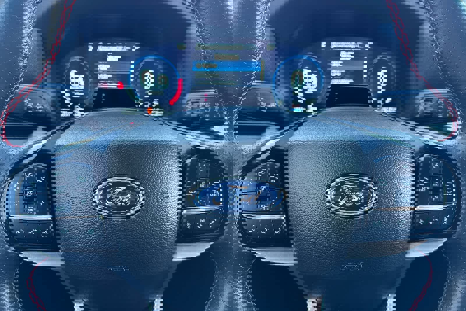 Certified 2025 Ford Explorer ST-Line w/ ST-Line Street Pack image 25