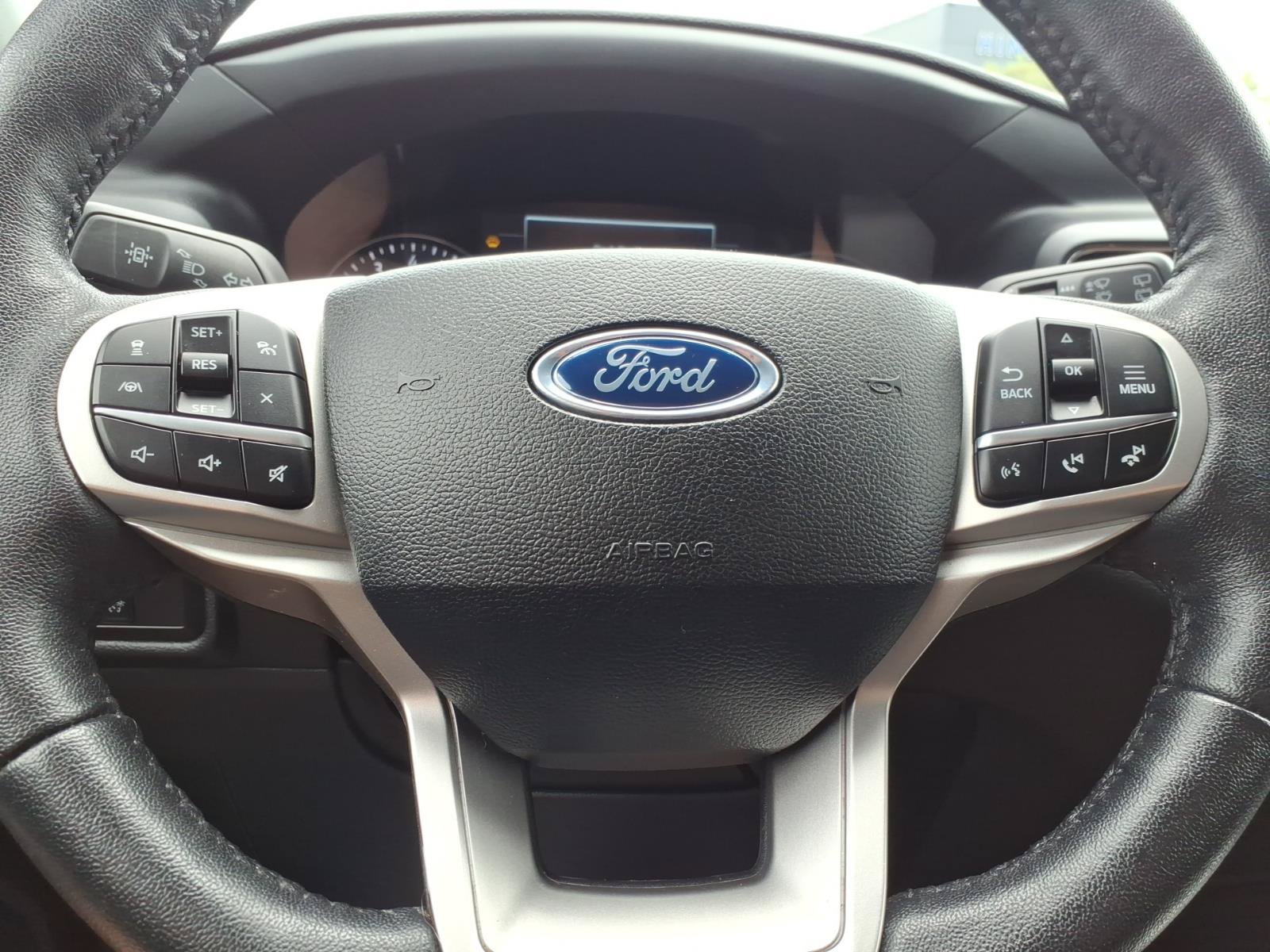 Certified 2024 Ford Explorer XLT w/ Equipment Group 202A AWD/4WD image 25