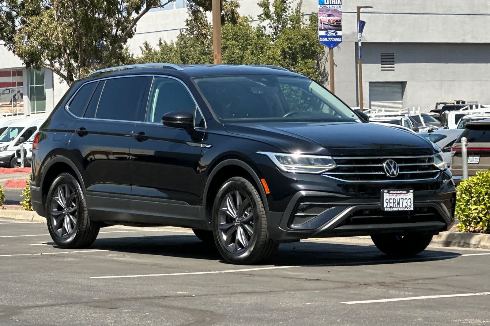 Used 2023 Volkswagen Tiguan SE AWD/4WD image 10