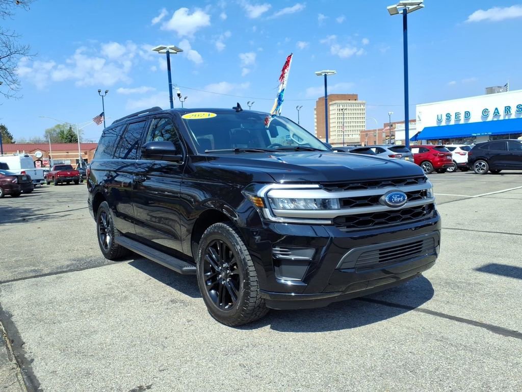 Certified 2024 Ford Expedition XLT AWD/4WD image 3