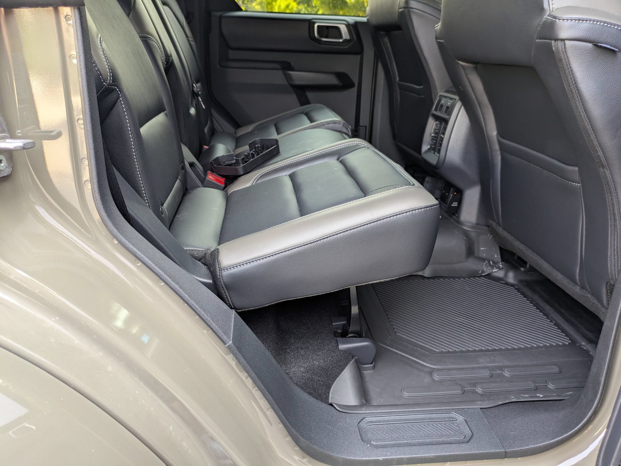 Certified 2025 Ford Bronco Outer Banks AWD/4WD image 35