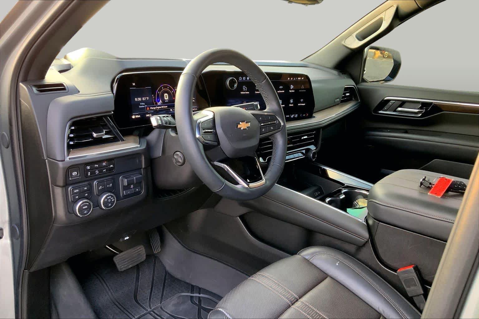 Used 2025 Chevrolet Tahoe High Country AWD/4WD image 17