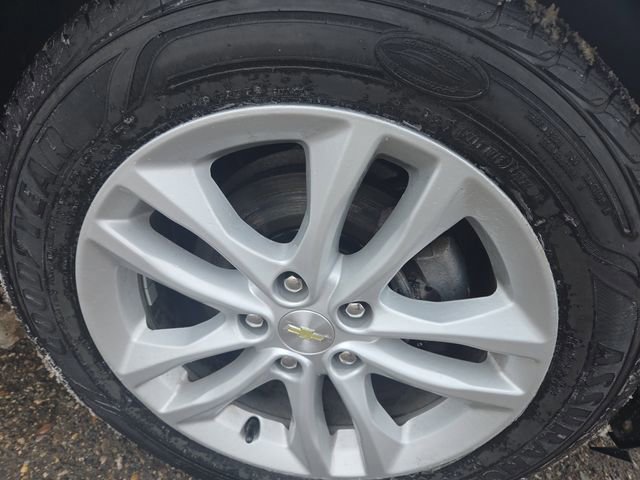 Used 2017 Chevrolet Malibu LT image 18