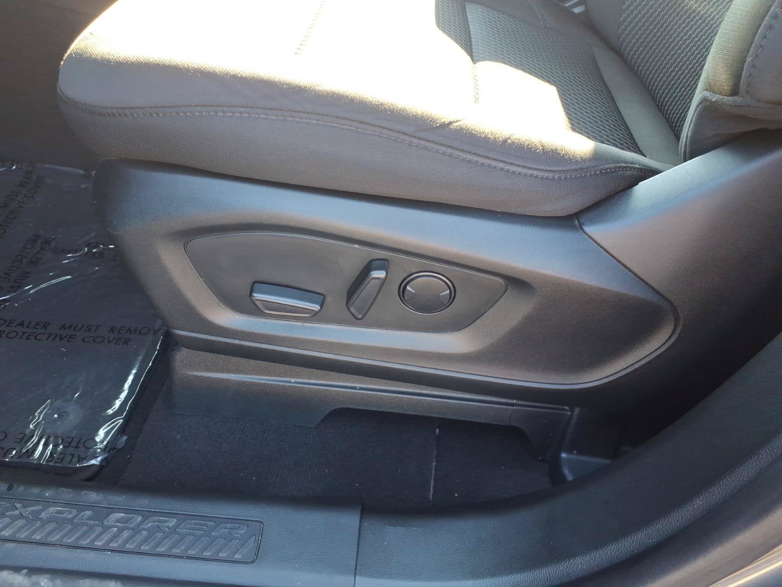 Certified 2023 Ford Explorer XLT RWD image 11