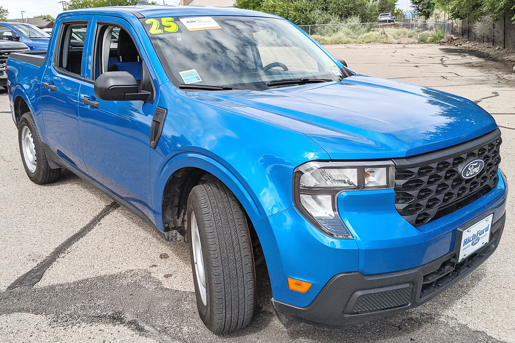 Certified 2025 Ford Maverick XL