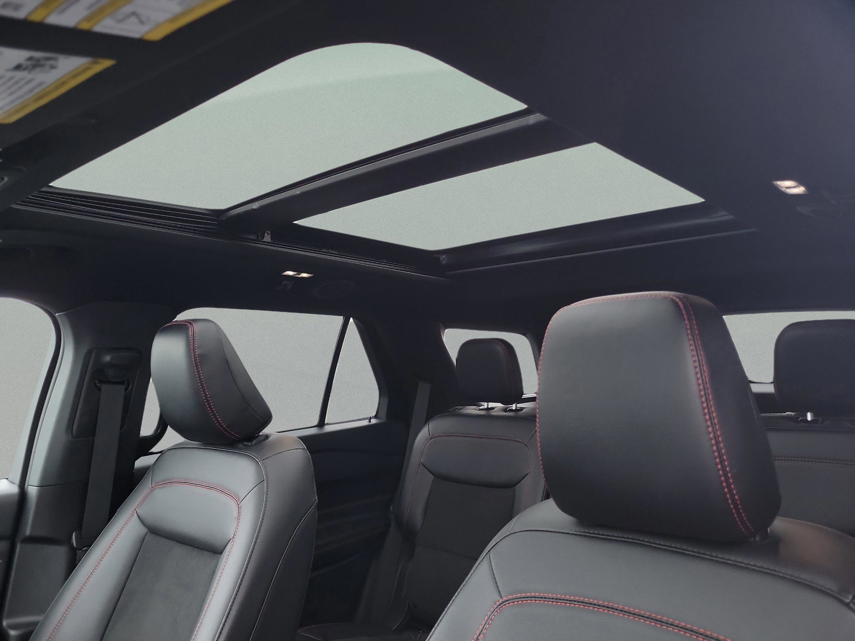 Certified 2023 Ford Explorer ST-Line w/ Class IV Trailer Tow Package image 38