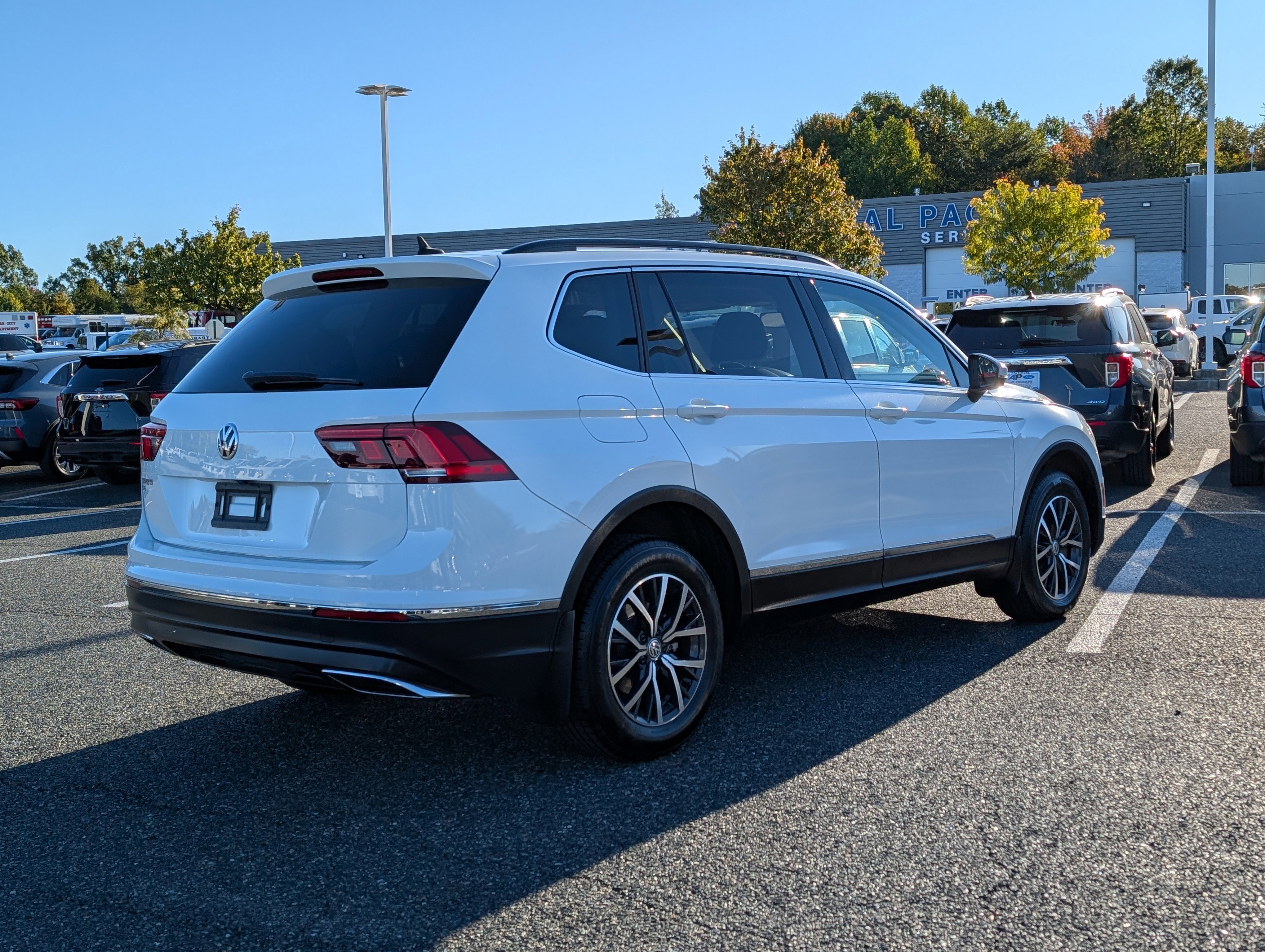 Used 2020 Volkswagen Tiguan SE image 5