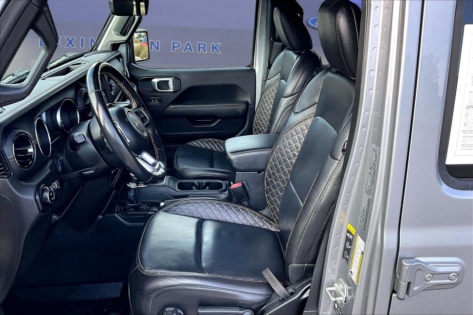 Used 2021 Jeep Gladiator Overland AWD/4WD image 21