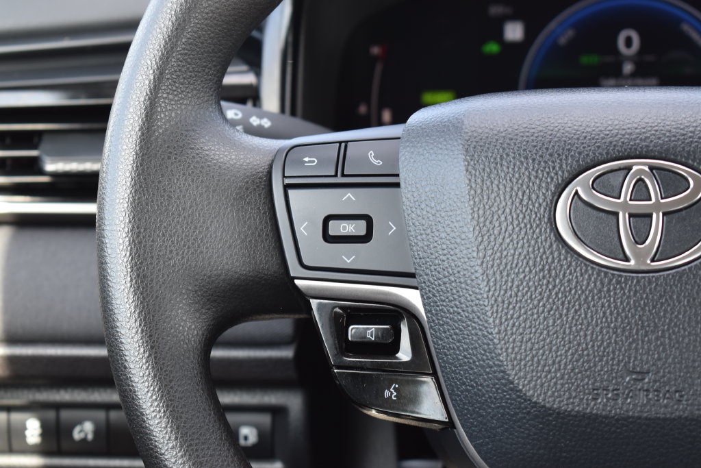 Used 2025 Toyota Camry LE FWD image 17
