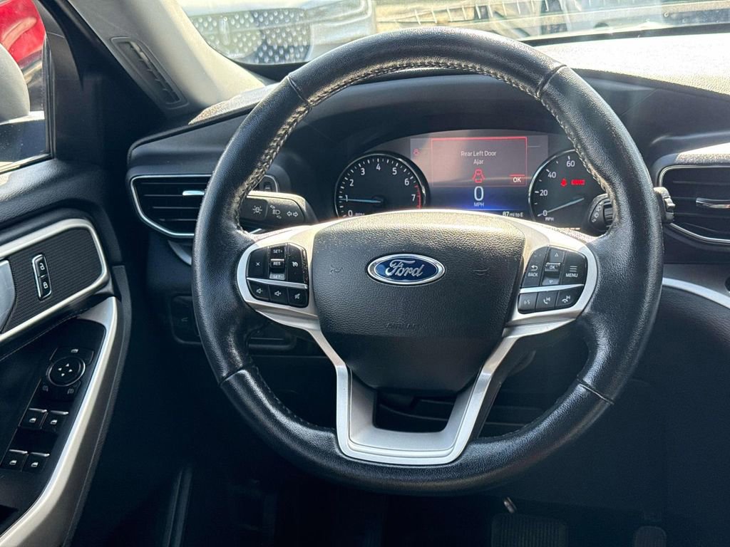 Certified 2022 Ford Explorer XLT w/ Equipment Group 202A image 18