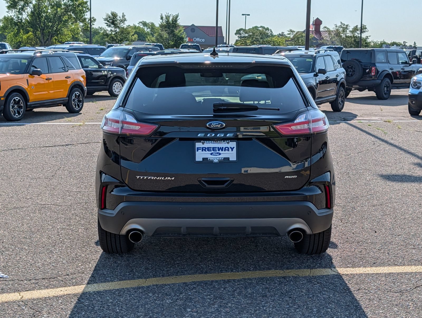 Certified 2023 Ford Edge Titanium AWD/4WD image 6