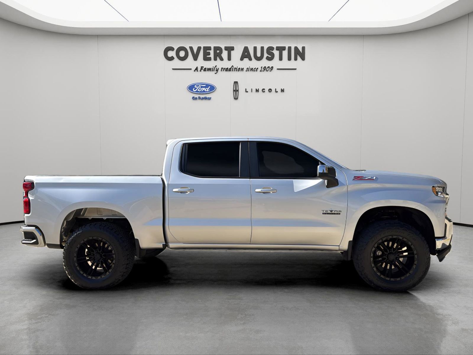 Used 2021 Chevrolet Silverado 1500 LT w/ Z71 Off-Road Package image 6