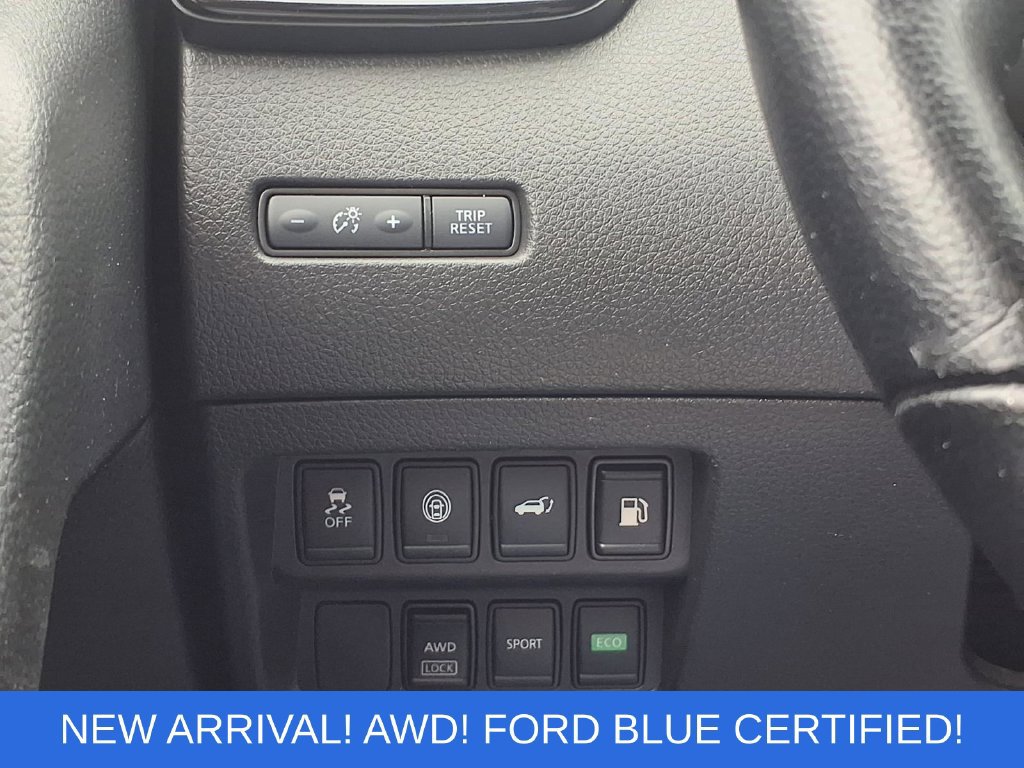 Used 2020 Nissan Rogue SV AWD/4WD image 17