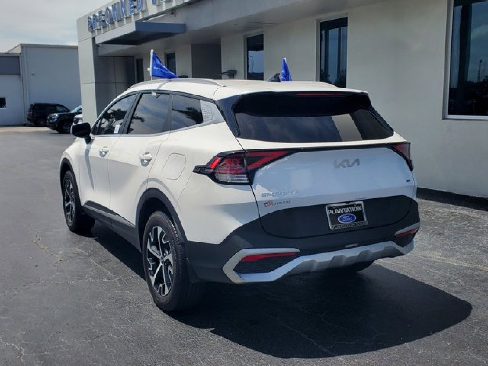 Used 2024 Kia Sportage EX AWD/4WD image 5