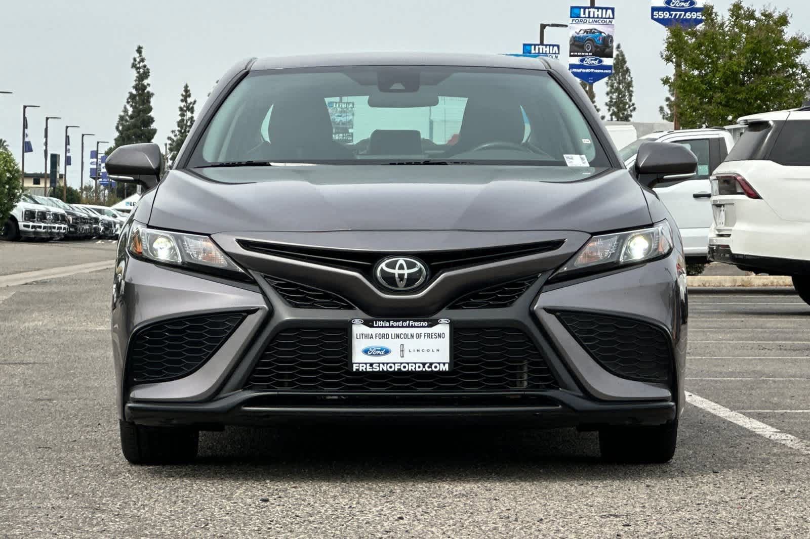 Used 2023 Toyota Camry SE image 8
