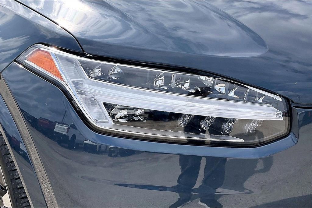 Used 2022 Volvo XC90 T6 Momentum w/ Advanced Package image 33