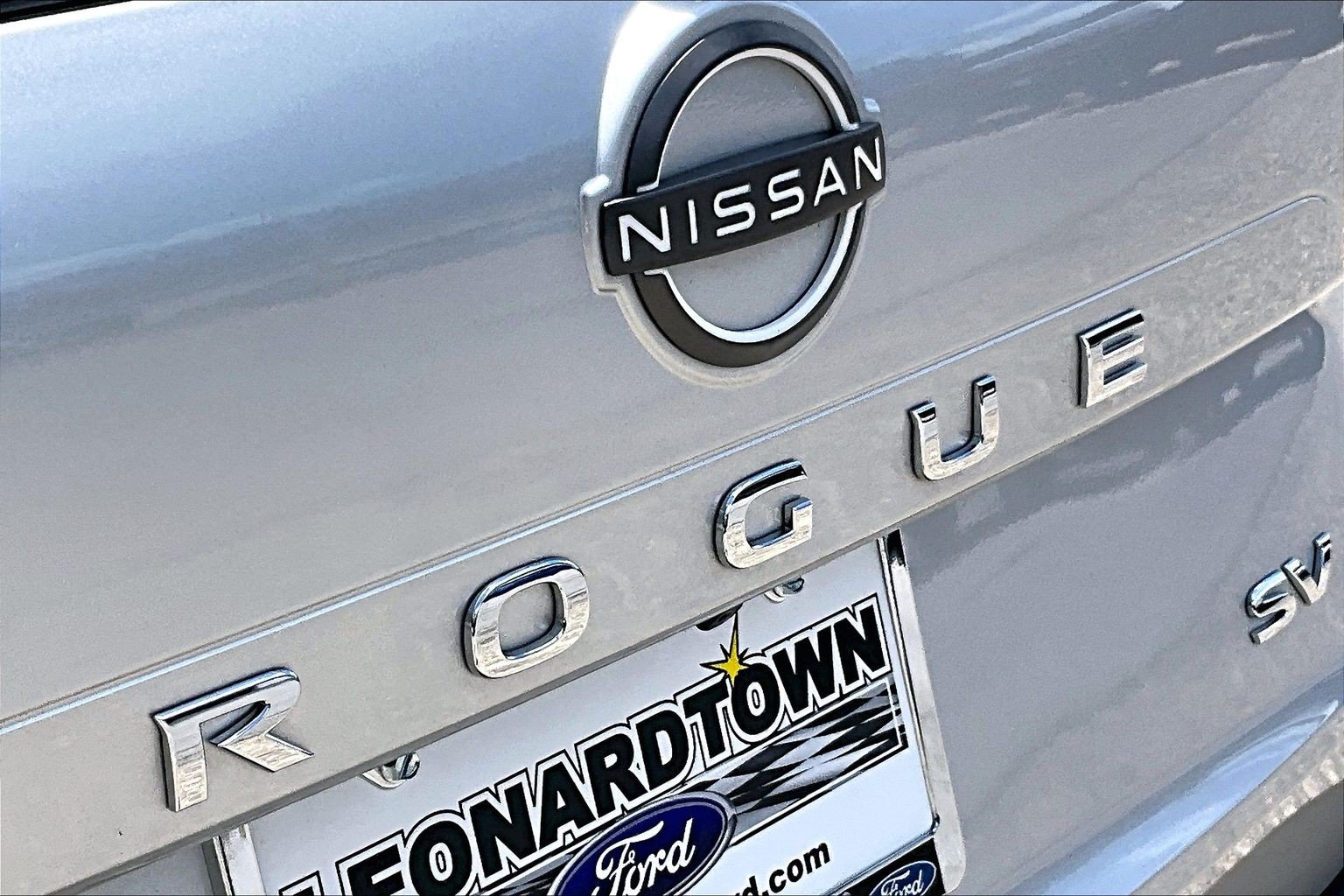 Used 2023 Nissan Rogue SV FWD image 30