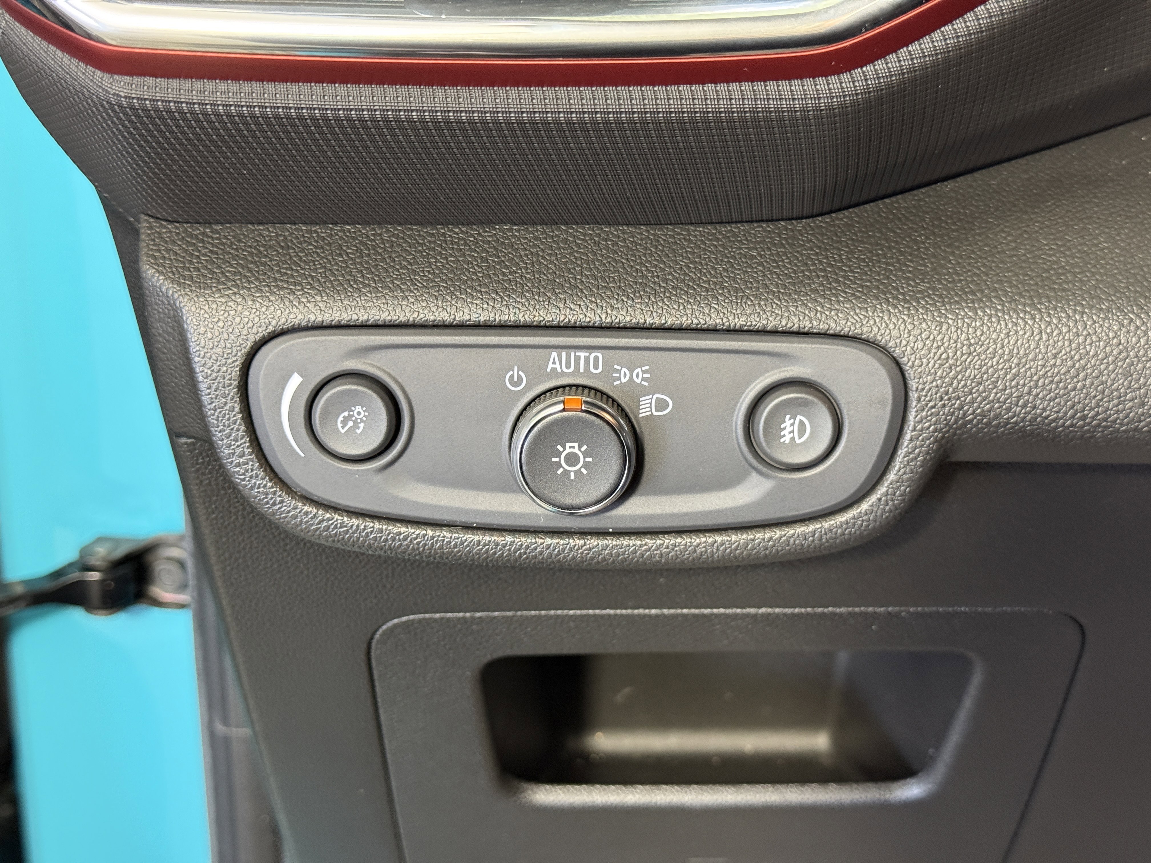 Used 2021 Chevrolet TrailBlazer RS w/ Sun and Liftgate Package image 24