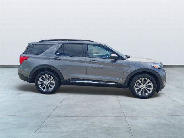 Certified 2023 Ford Explorer XLT w/ Equipment Group 202A AWD/4WD image 8