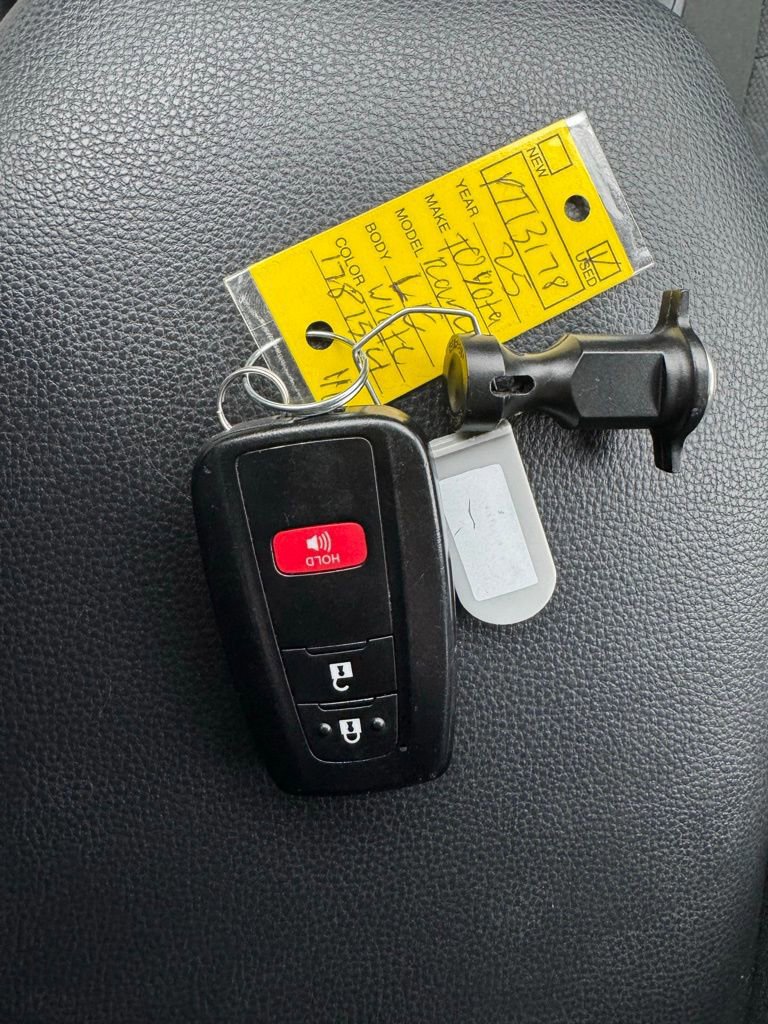 Used 2025 Toyota RAV4 XLE image 12