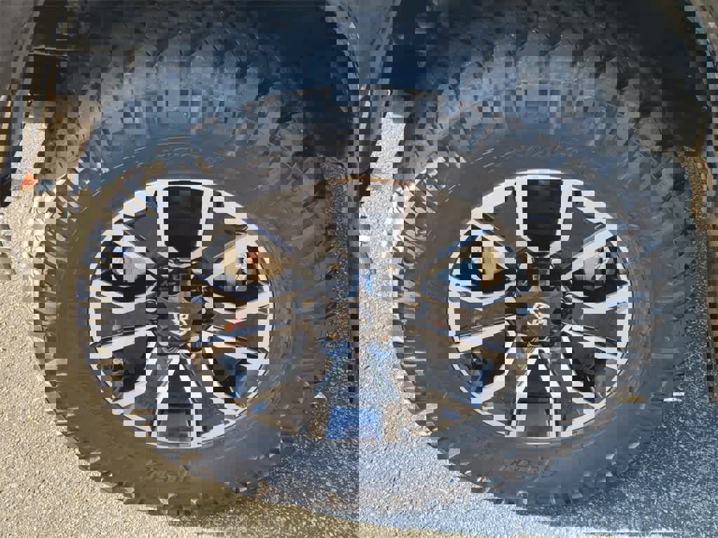 Used 2020 Toyota Tacoma TRD Sport image 9