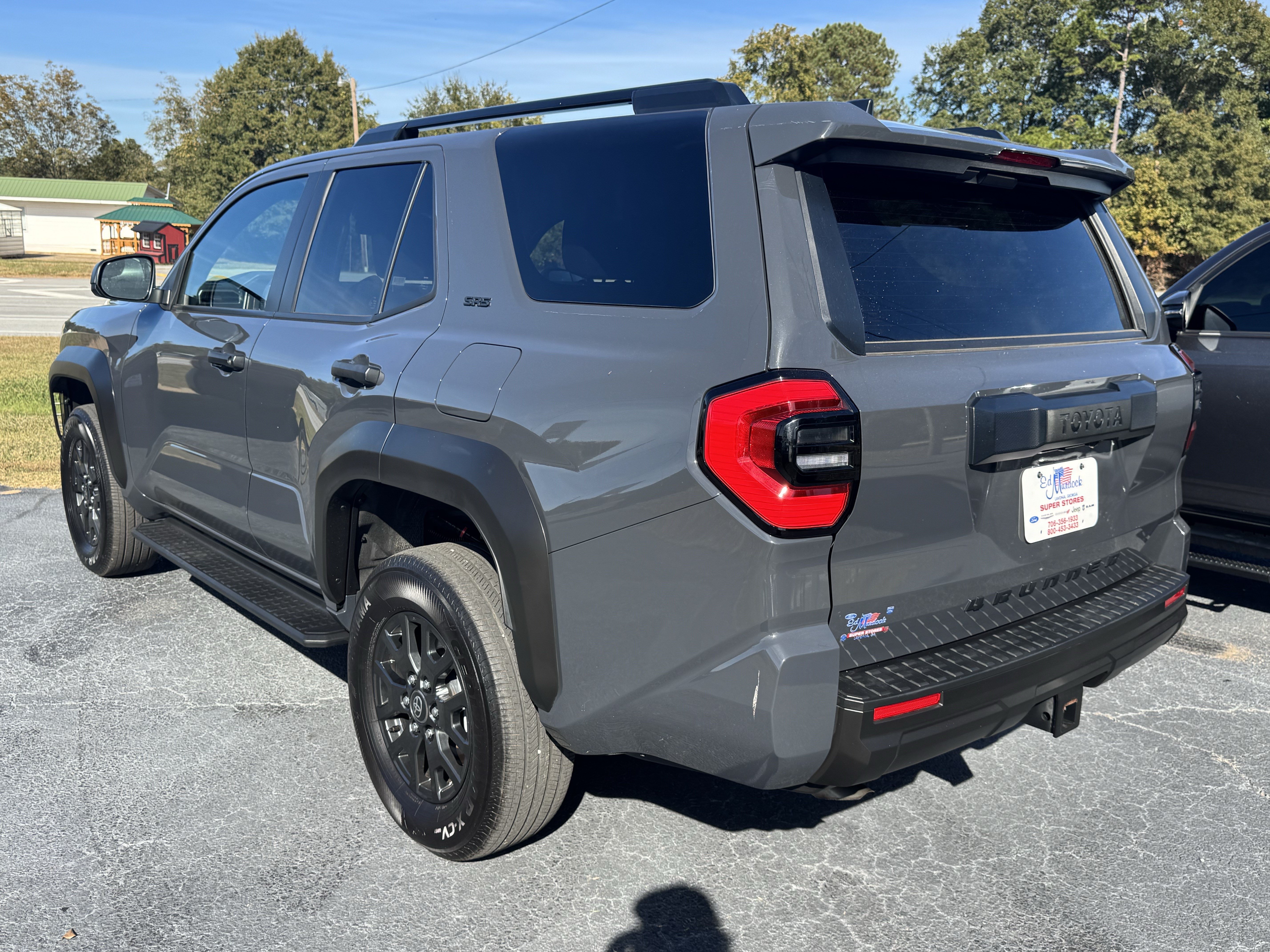 Used 2025 Toyota 4Runner SR5 AWD/4WD image 7