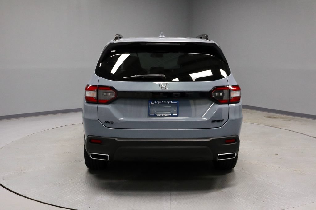 Used 2025 Honda Pilot Sport image 10
