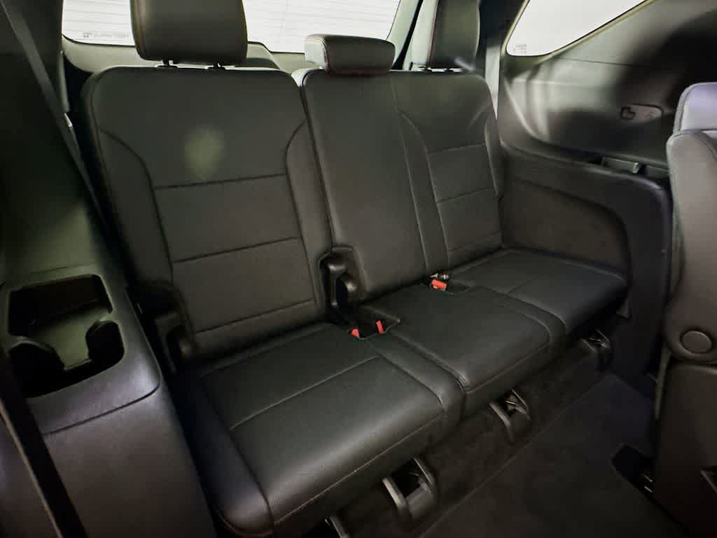 Used 2025 Chevrolet Traverse Z71 AWD/4WD image 32