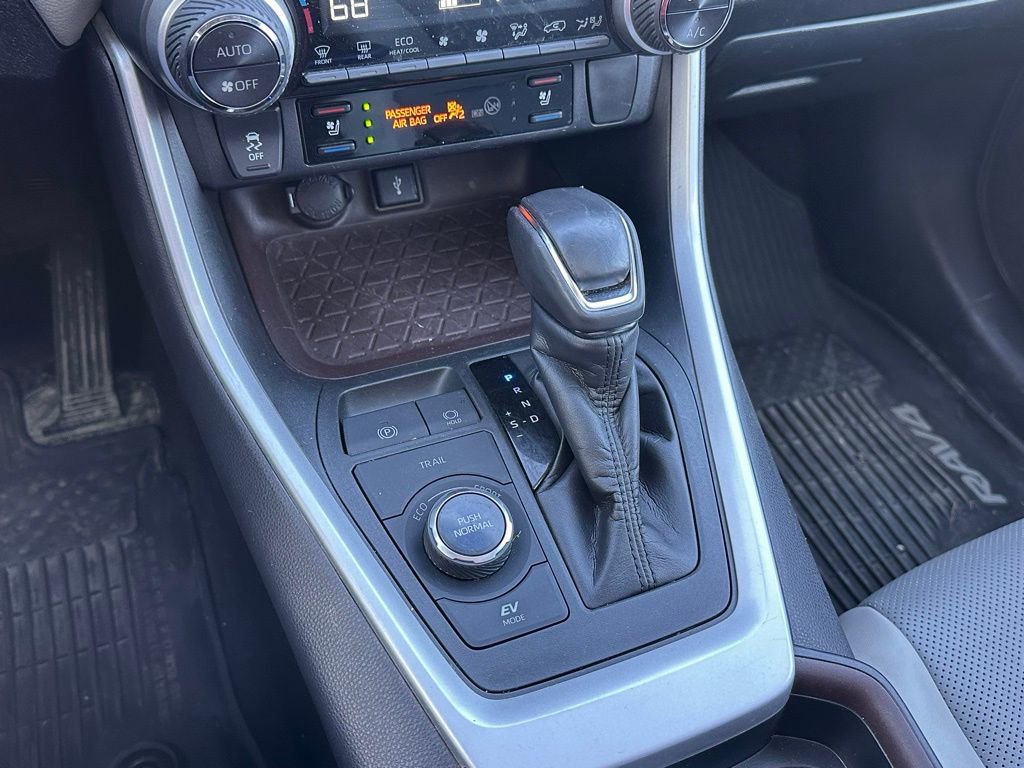 Used 2020 Toyota RAV4 Limited w/ Limited Grade Weather Package image 32