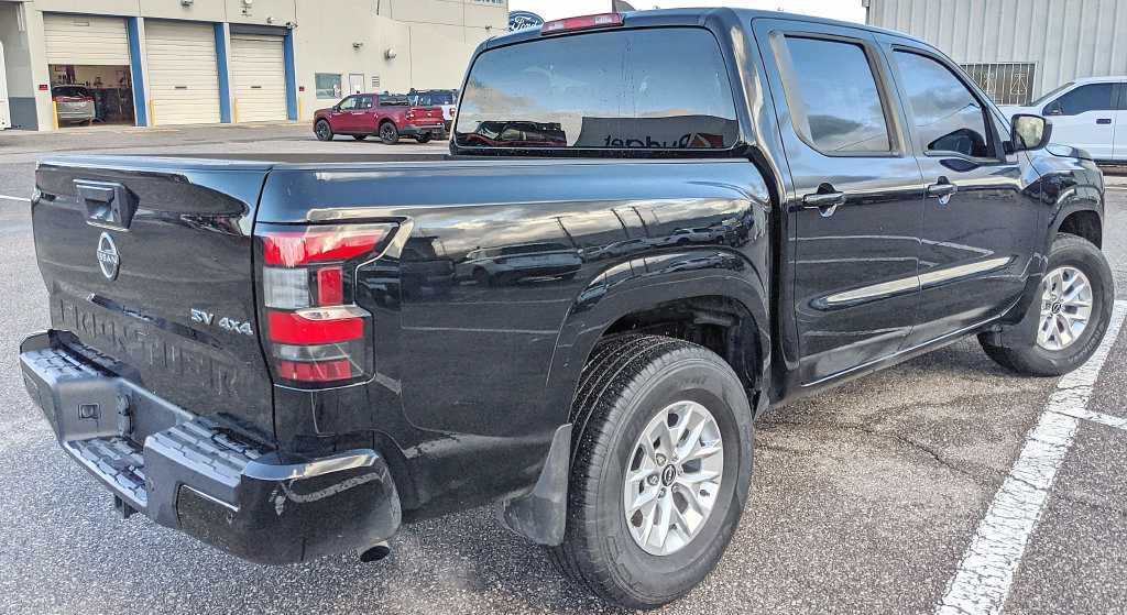 Used 2024 Nissan Frontier SV w/ Technology Package AWD/4WD image 3