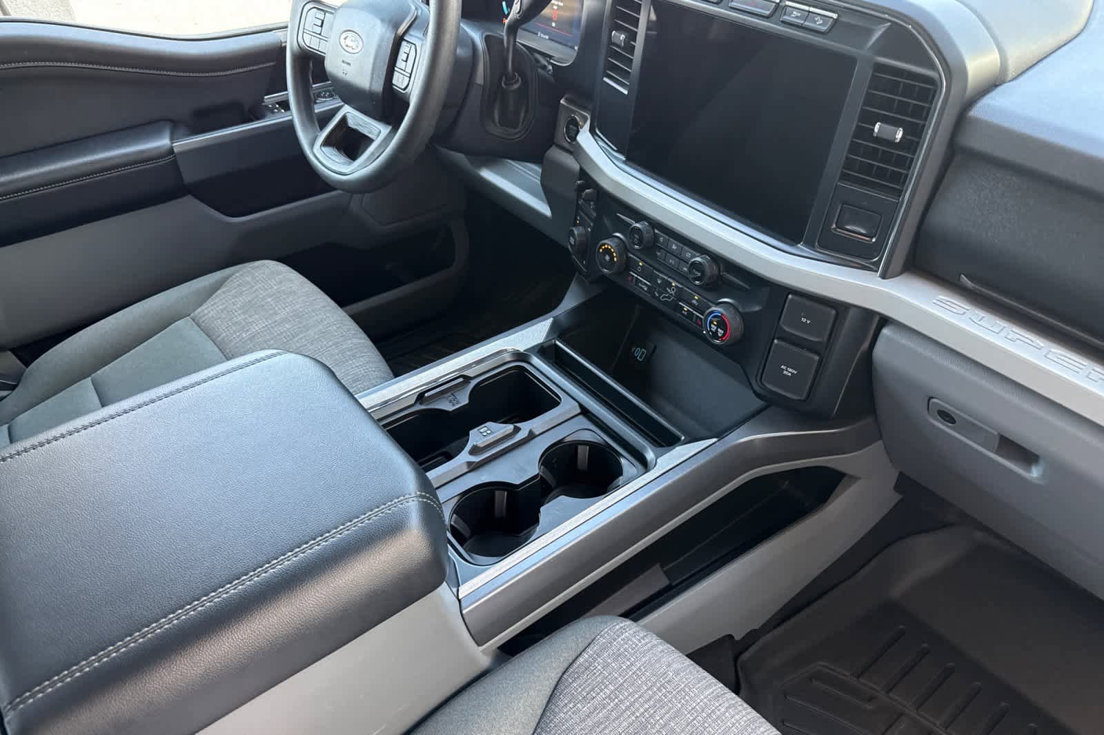 Certified 2024 Ford F250 XLT w/ XLT Premium Package AWD/4WD image 17