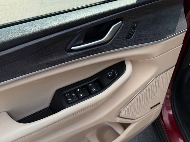 Used 2021 Jeep Grand Cherokee L Limited AWD/4WD image 14