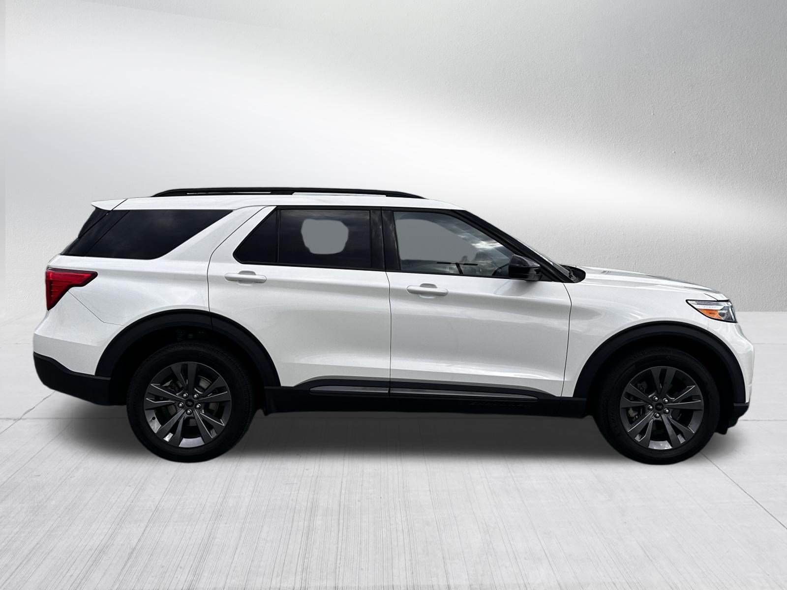 Certified 2024 Ford Explorer XLT w/ Equipment Group 202A AWD/4WD image 8